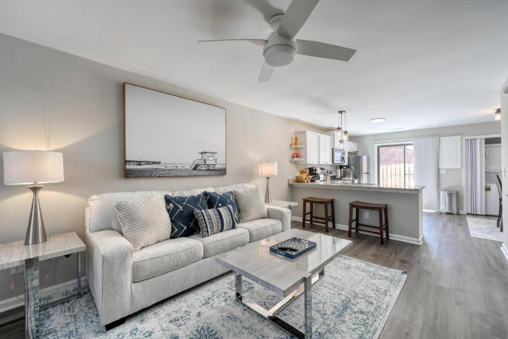 דירות מירטל ביץ' Stylish Haven New Walk To The Ocean Smart Tvs Wifi מראה חיצוני תמונה